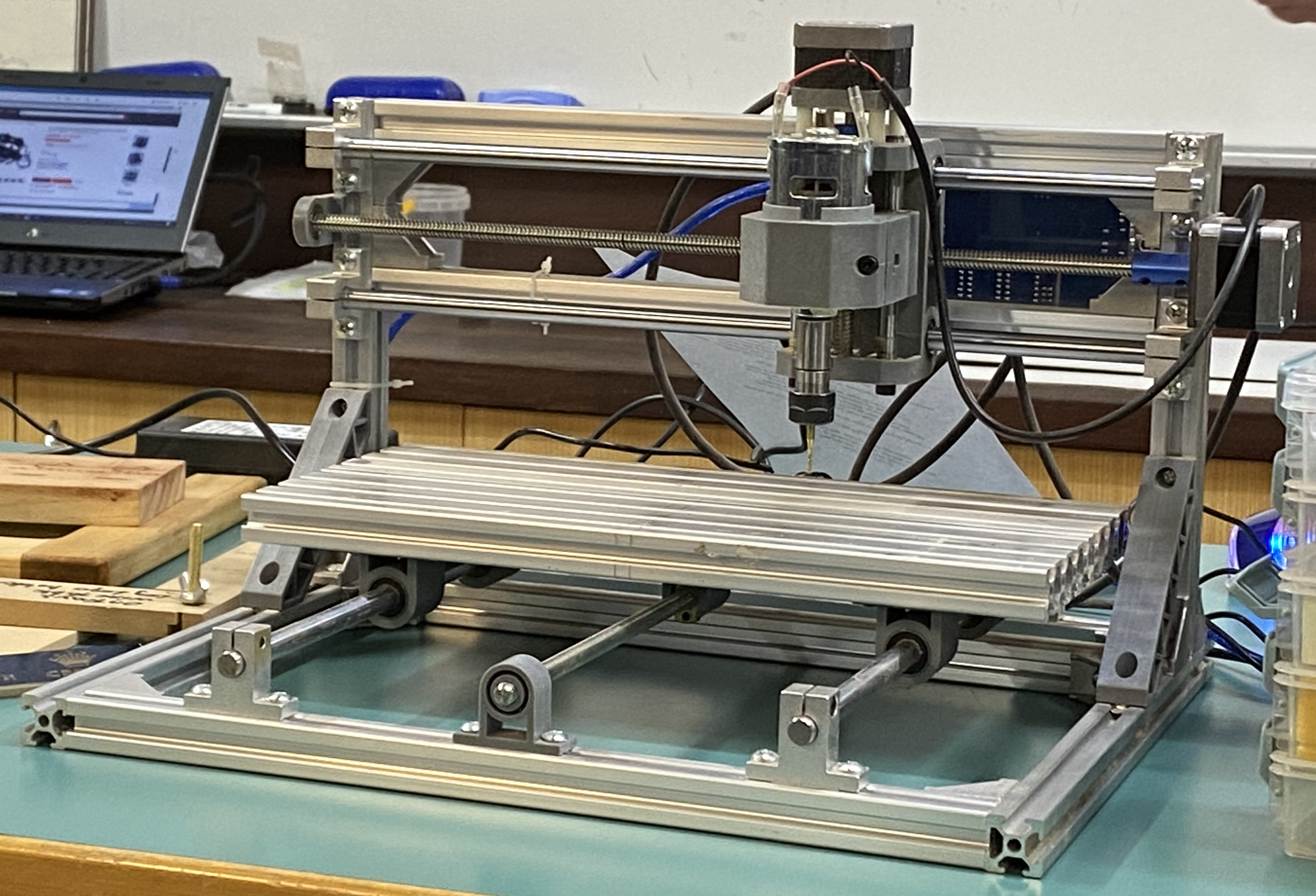 Photo of Roger's miniature CNC machine