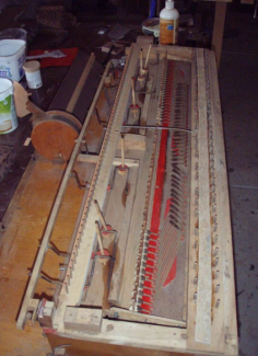 Photo of the Action, keys removed, showing the two sets of wire couplers